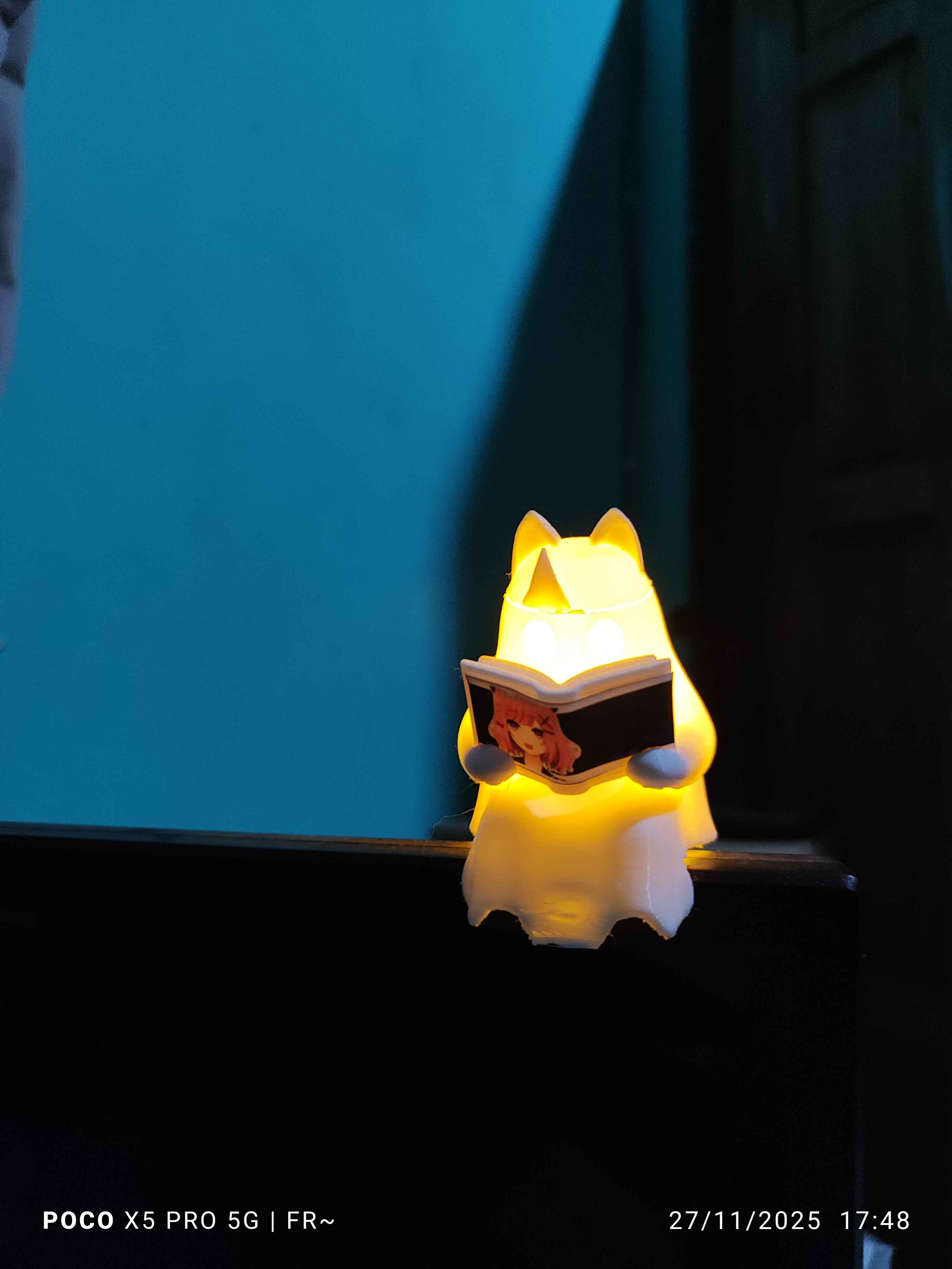 Hantu Baca Buku (3D Printed) - Hanny Toreiko - Background 2